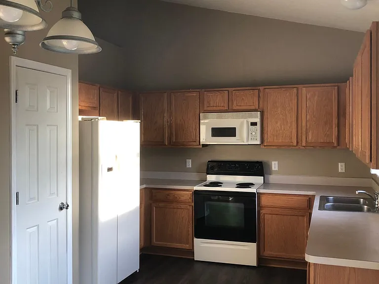 7920 Winterfield Dr — Photo 9