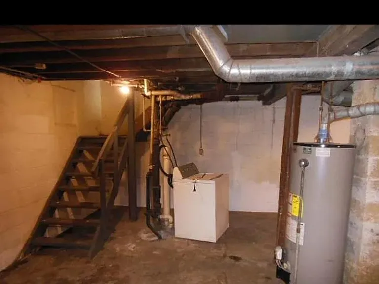 327 N Johnston Ave — Photo 10