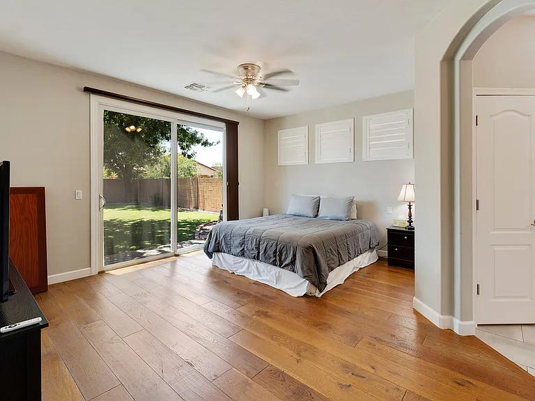 1425 E Morelos St — Photo 21