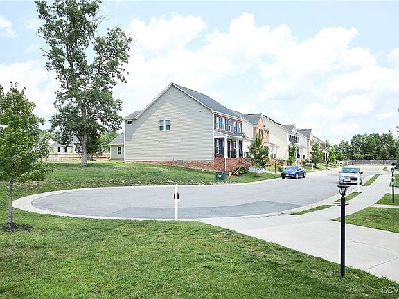 5th image of 12341 Manor Crossing Court Gln