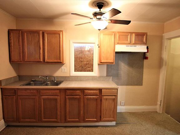 2nd image of 902 E Forest Ave