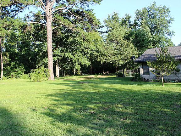 4th image of 16163 Cumberland Way