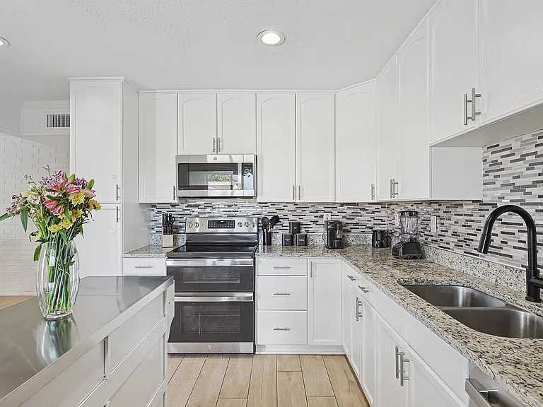 5632 Terry St — Photo 11