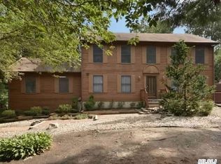 12 Buckingham Meadow Rd, Setauket, NY 11733