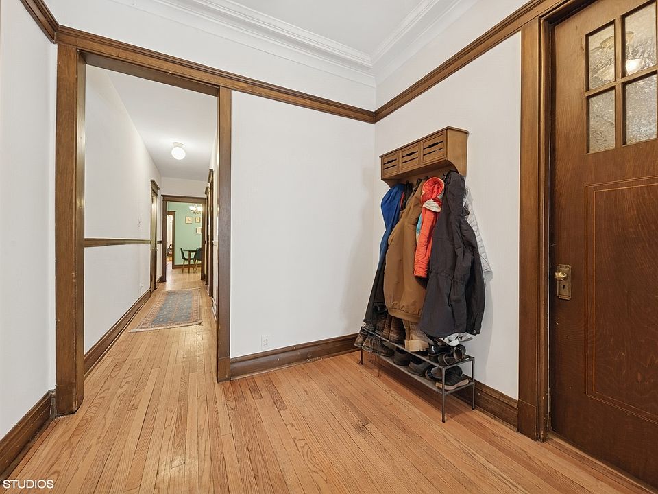 2nd image of 1718 E 55th St APT 1