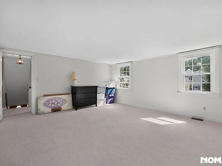 25 Surrey Ln — Photo 13
