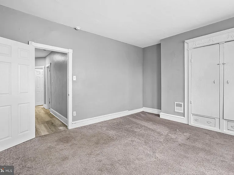 3902 N Fairhill St — Photo 9