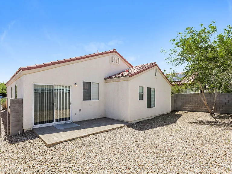 8564 Blowing Pines Dr — Photo 15