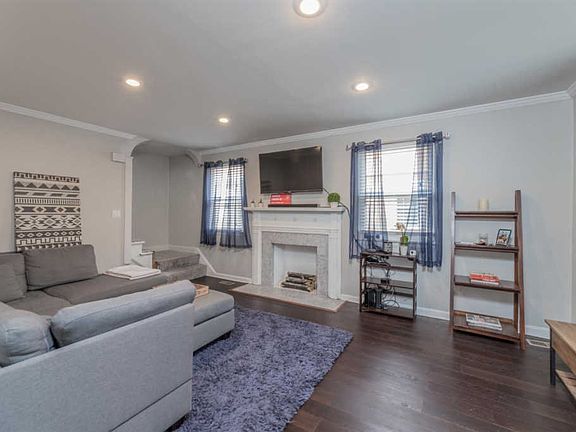 3rd image of 1229 Franklin Ave