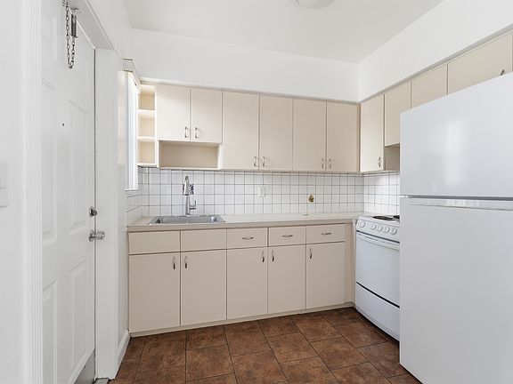 4th image of 12 Sidonia Ave APT 3