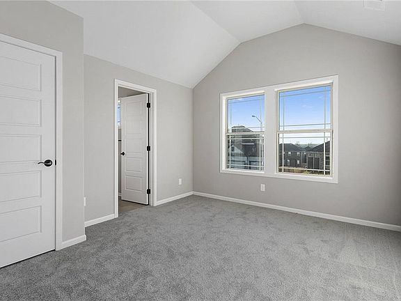 4th image of 10921 N Corrington Ave