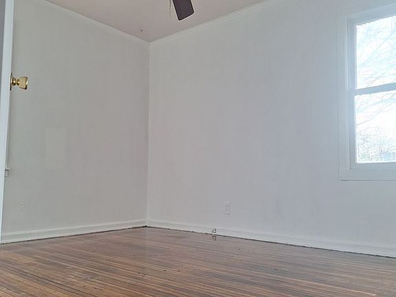 3rd image of 4514 N Frankfort Ave