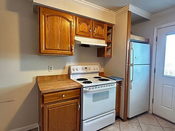 5th image of 25472 Military Rd APT A