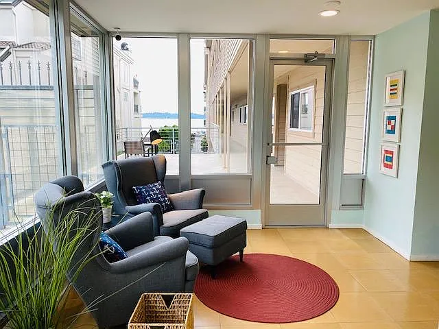 Lobby and elevator waiting area.