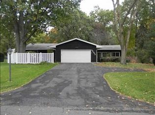 56092 Tanglewood Dr, Osceola, IN 46561