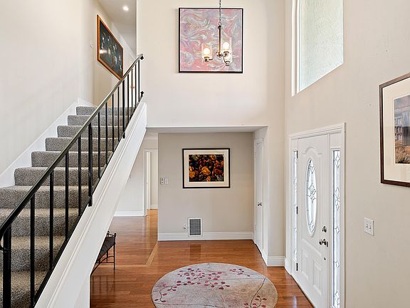 4th image of 3268 Corona St