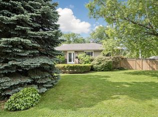 1864 Hindhead Rd, Mississauga, ON L5J 1N6