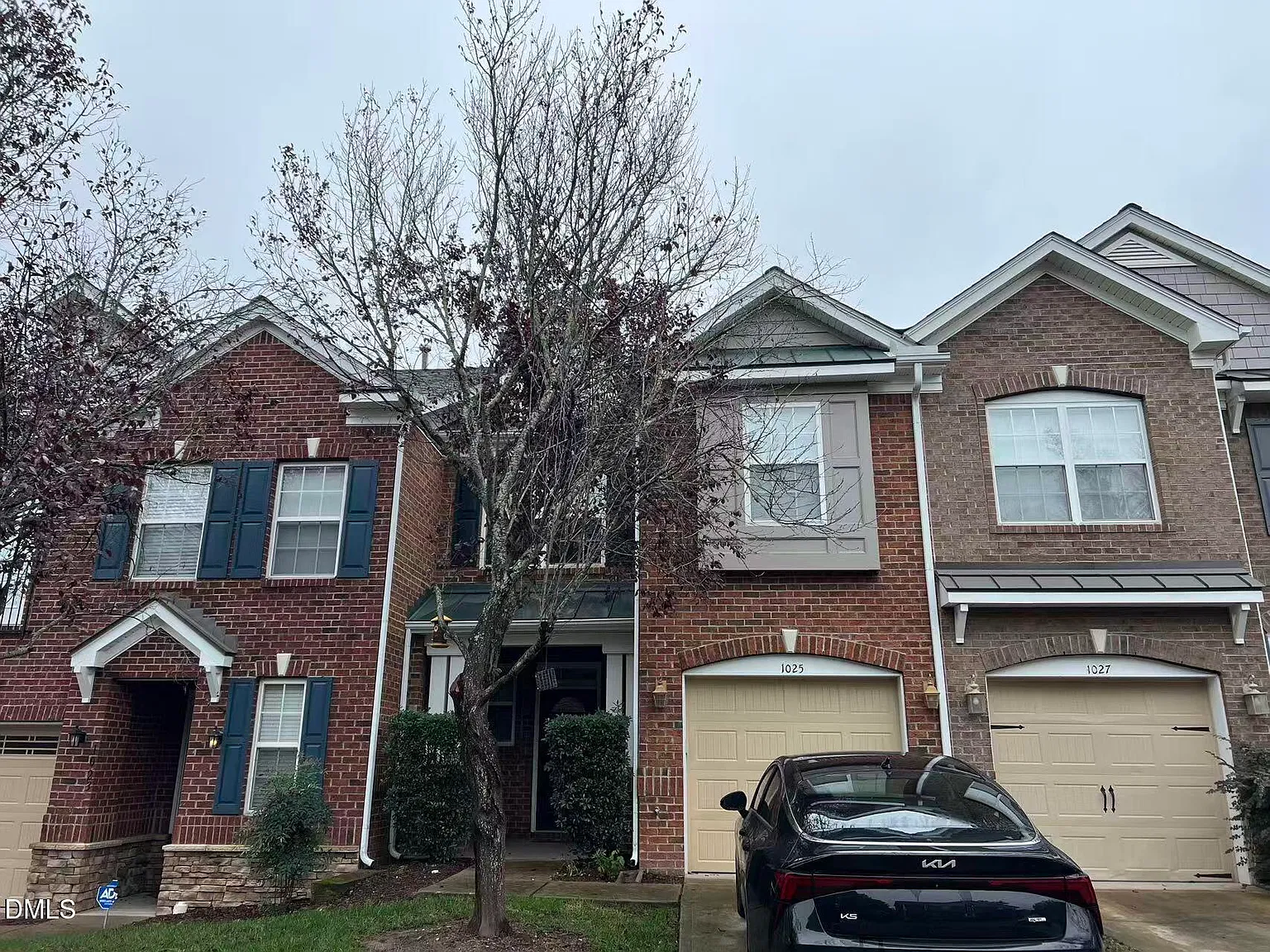3 bed, 2.5 bath, 1700 sqft, $1,950 — Photo 1