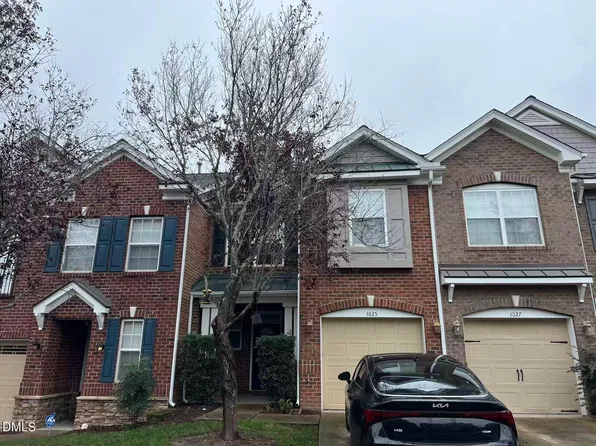 1025 Remington Oaks Cir, Cary, NC 27519