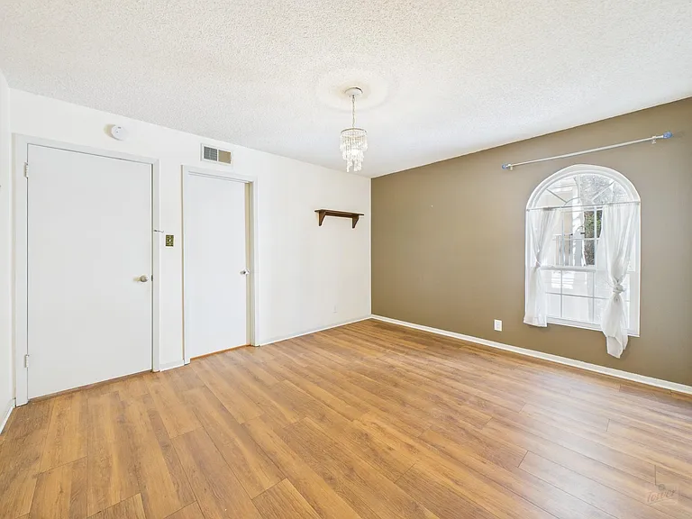 910 Duncan Ln #26 — Photo 8