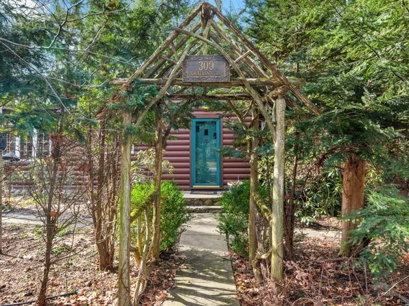 300 Groveland Trl, Michigan City, IN 46360
