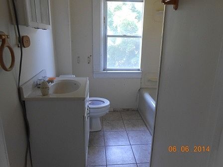 5th image of 271 Church St