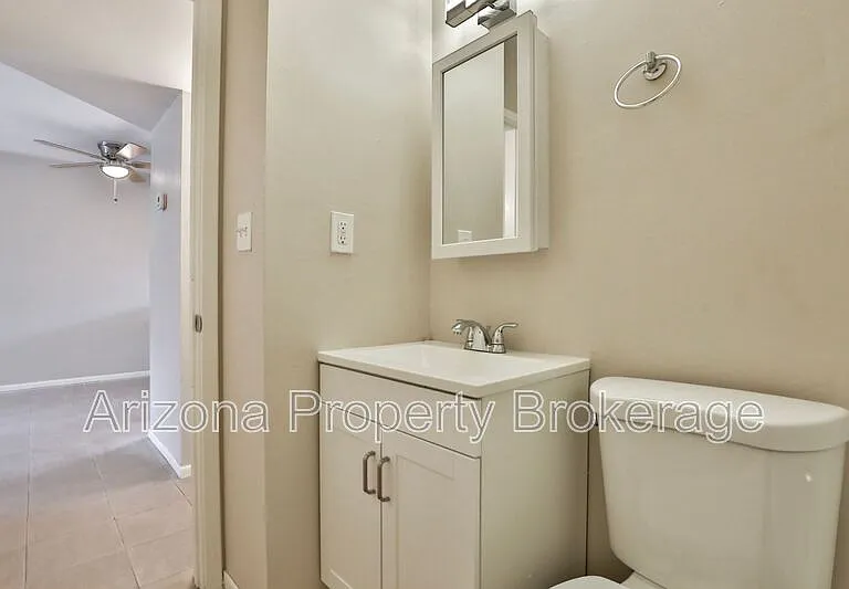 2323 S College Ave #2 — Photo 11