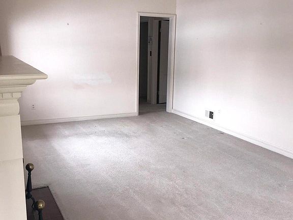 3rd image of 4903 Cushing Dr