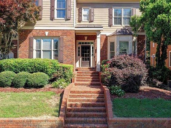 2nd image of 991 Moores Walk Ln