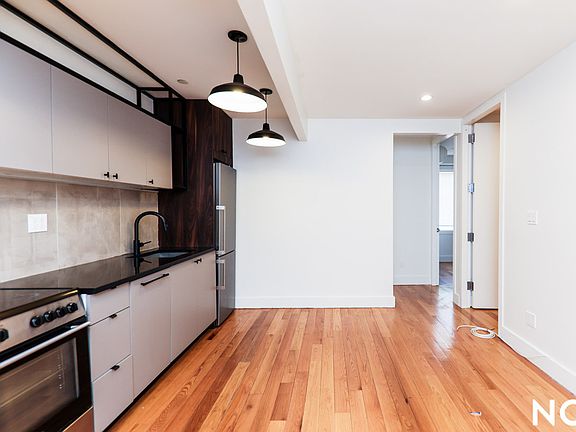 4th image of 620 Parkside Ave #1F