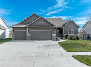 2806 N Woodridge St, Wichita, KS 67226