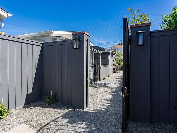 4th image of 4029 47th St