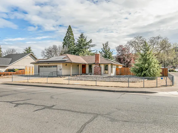 2864 Hawaiian Ave, Medford, OR 97504