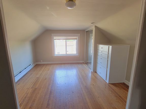 3rd image of 1415 W 110th St #3