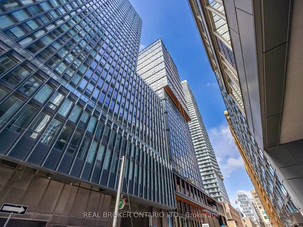 82 Dalhousie St #2006, Toronto, ON M5B 0C5