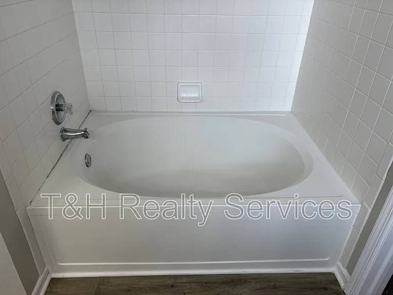 14928 Drayton Dr — Photo 24