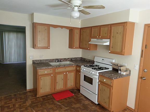 2nd image of 9850 El Cameno Ln APT 2W