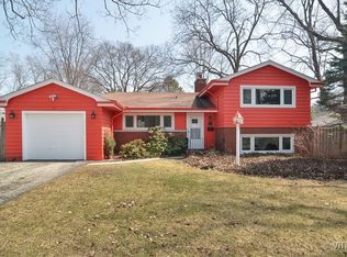 837 Harms Rd, Glenview, IL 60025