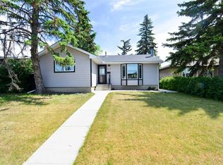 5712 W Layzell Rd SW, Calgary, AB T3E5G9