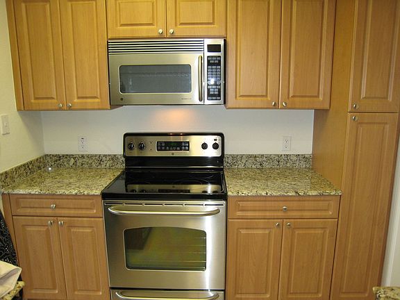 Kitchen cabinets & appliances