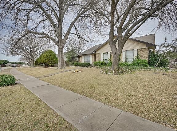 3rd image of 7001 Harvest Hill Dr