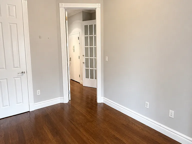 1373 1st Ave #5 — Photo 5