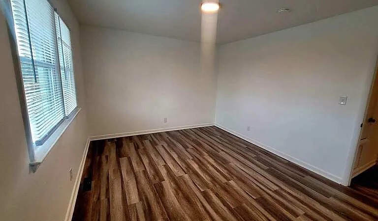 1518 W Clara Dr — Photo 12