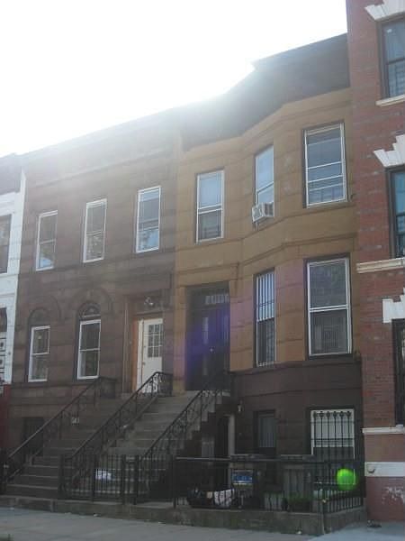 2nd image of 478 Quincy St