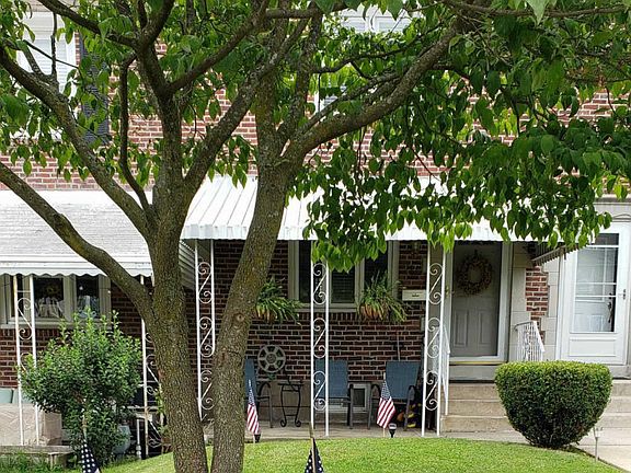 2nd image of 718 Oakwood Dr