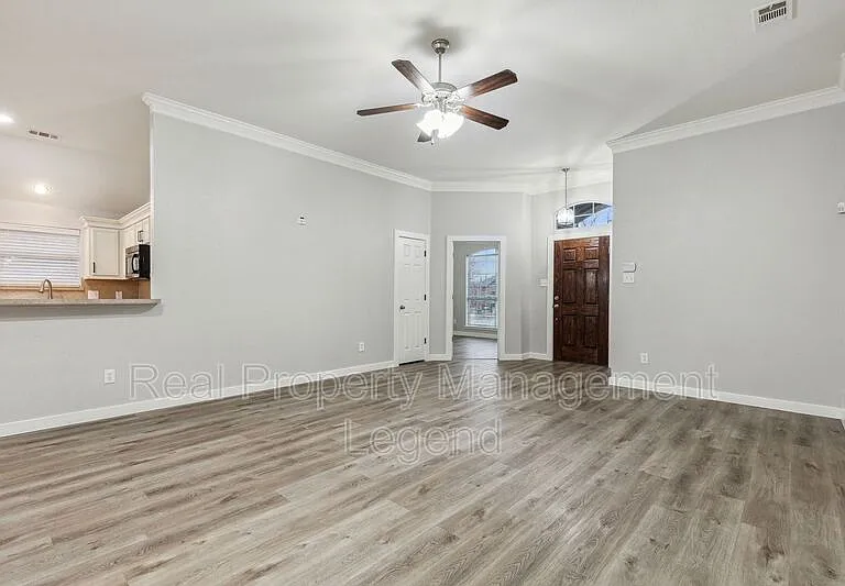 1800 Meadowlark Ln — Photo 7