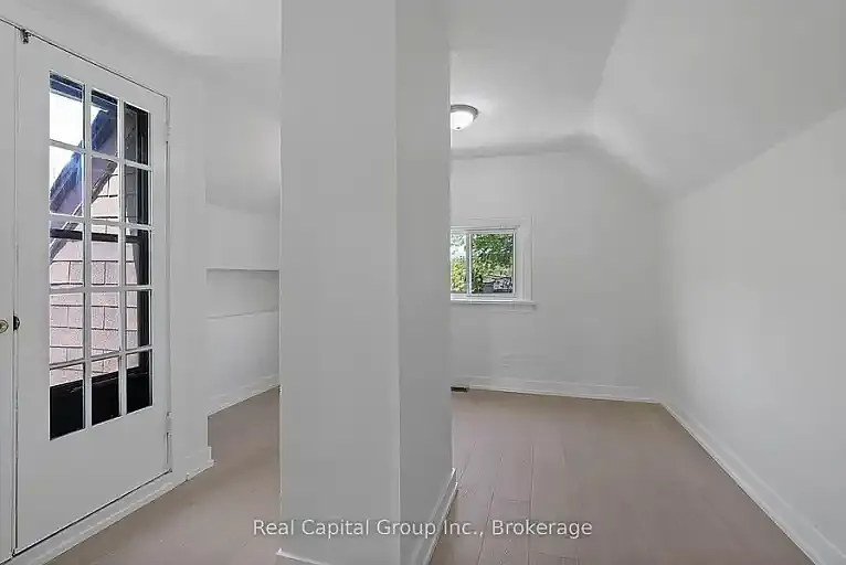1968 Queen St E #1 — Photo 3
