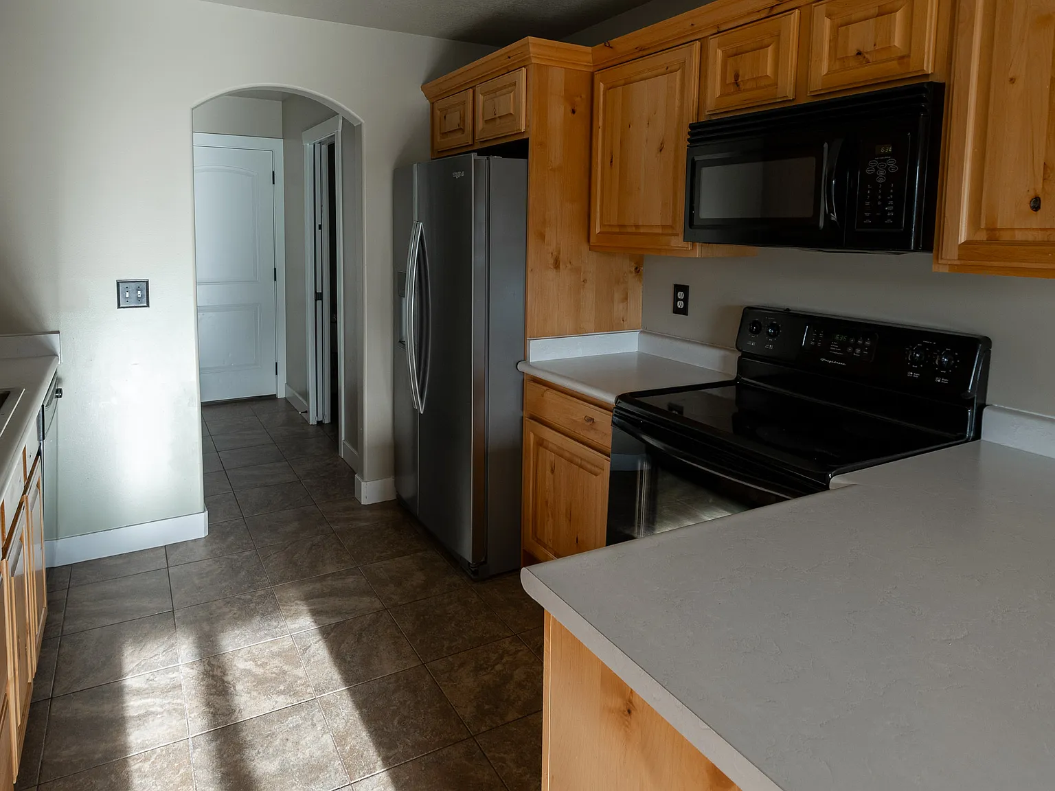 3 bed, 2.5 bath, 1356 sqft, $1,900 — Photo 4