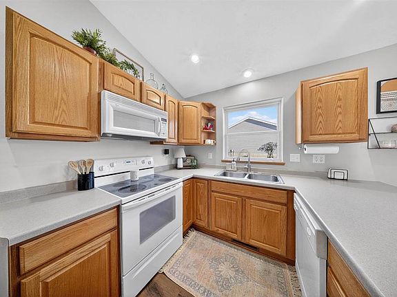 2nd image of 304 Nightingale Dr