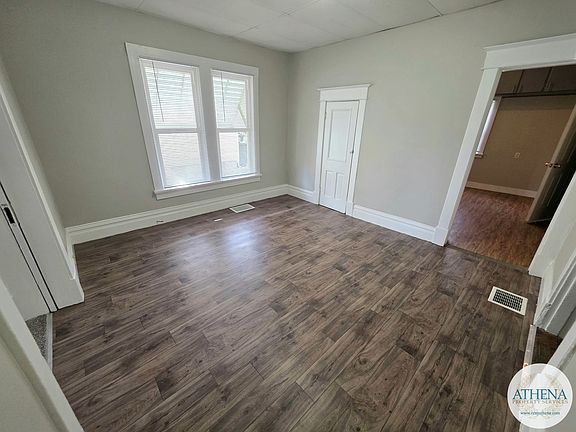 4th image of 412 North St